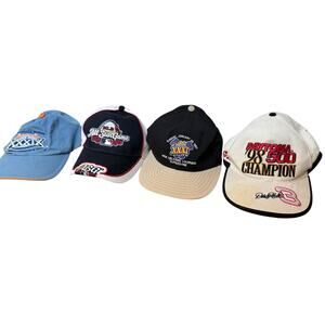 Lot of 4 hats vintage